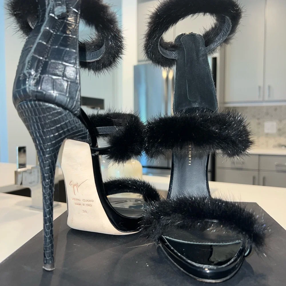 Giuseppe Zanotti Black Patent & Fur Strap Stiletto Sandals